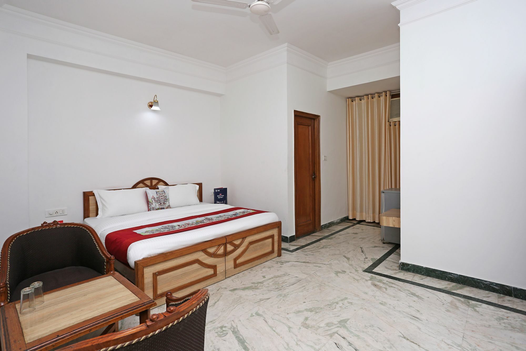 Oyo 10072 Hotel Amrit Regency Dehradun Luaran gambar