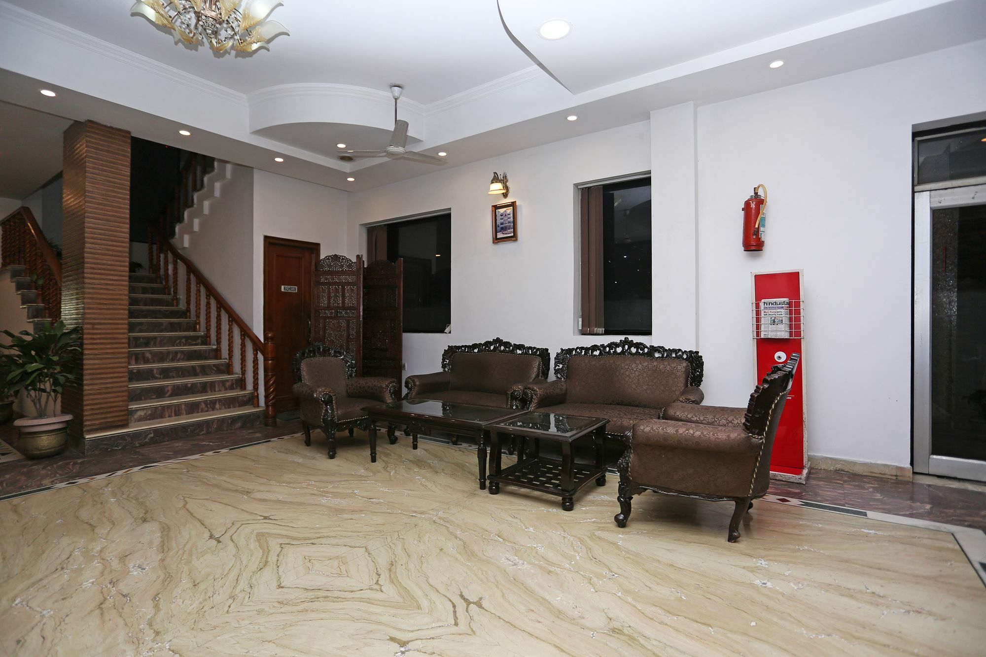 Oyo 10072 Hotel Amrit Regency Dehradun Luaran gambar