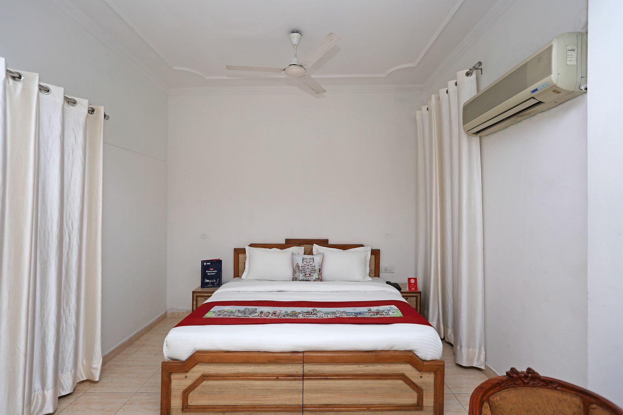 Oyo 10072 Hotel Amrit Regency Dehradun Luaran gambar