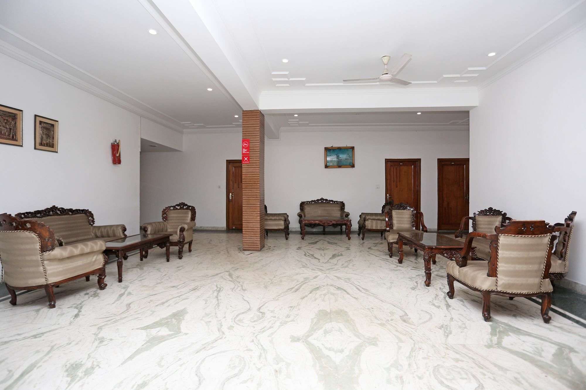 Oyo 10072 Hotel Amrit Regency Dehradun Luaran gambar